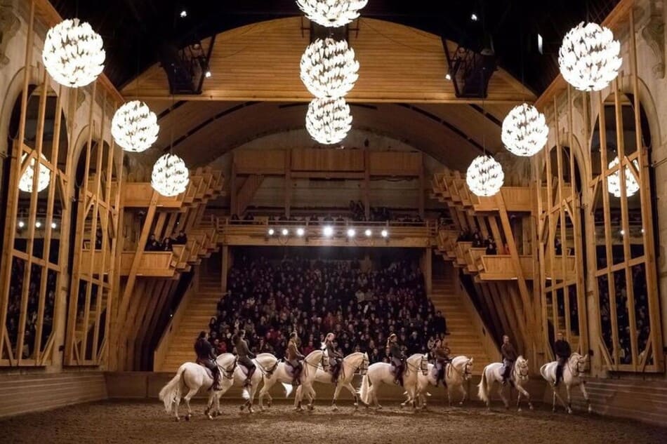 spectacle à l'academie equestre