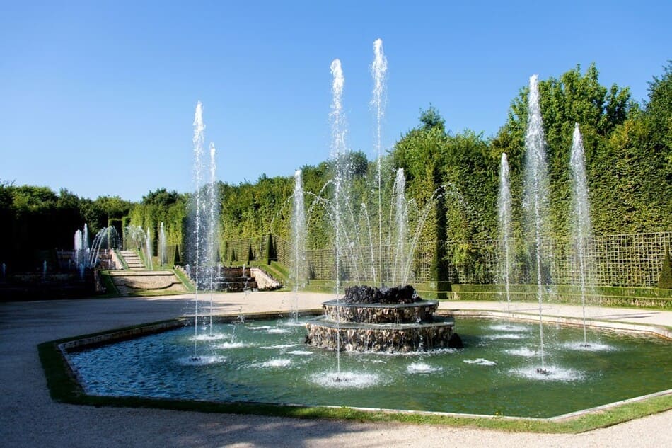 fontaine du chateau de versailles